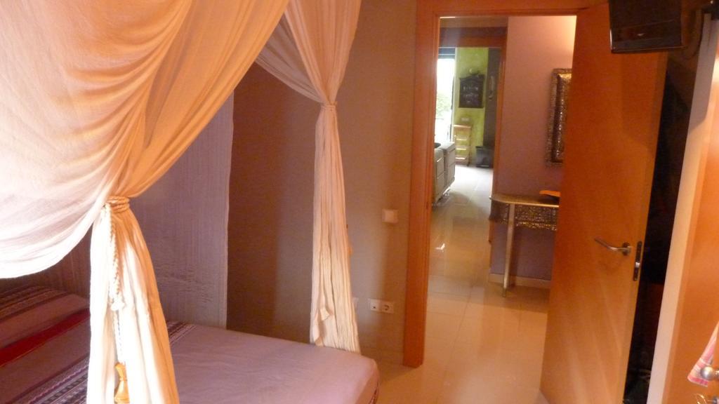 Apartamento Ones Playa Mero Салоу Екстериор снимка